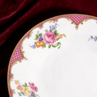 Wilton Dinner Plate -Red