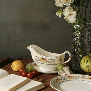 Banquet Gravy Boat & Saucer